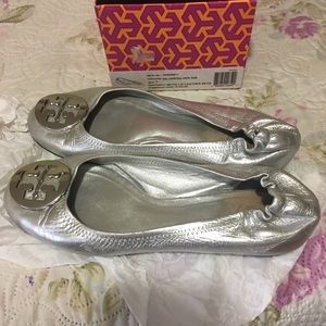 Flat Tory Burch.              Accept offer‼️